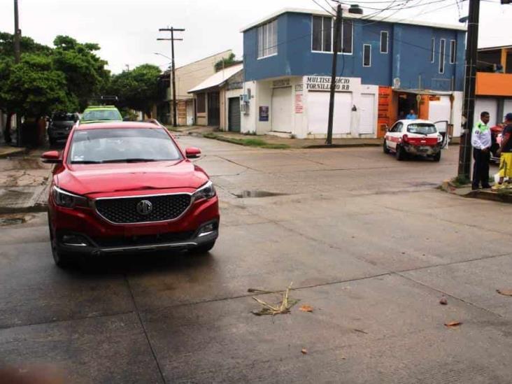 Múltiples choques en Coatzacoalcos durante mañana lluviosa