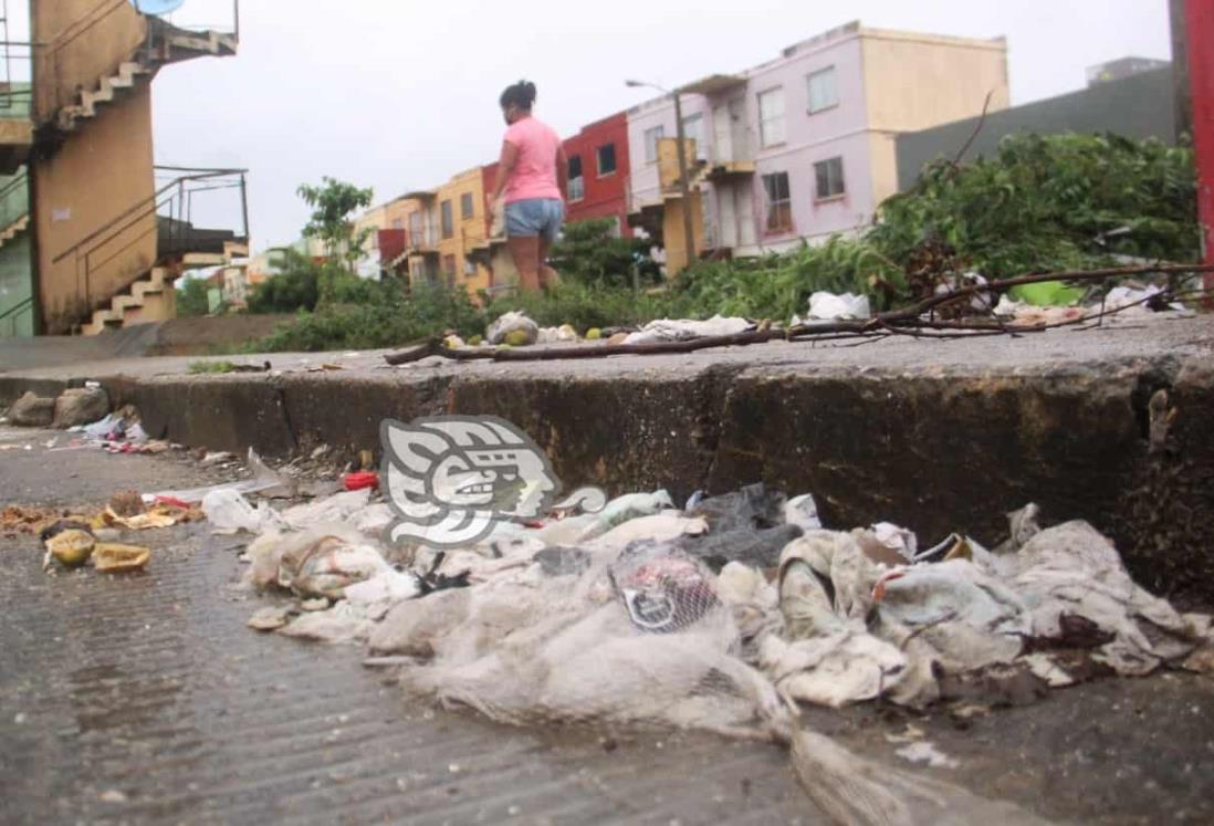 Dejan basura regada al poniente de Coatzacoalcos