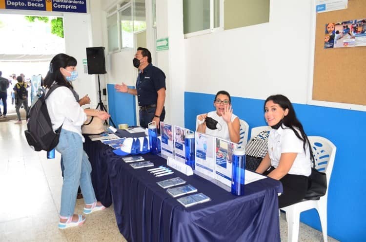 Contribuye a regenerar tejido laboral UCC