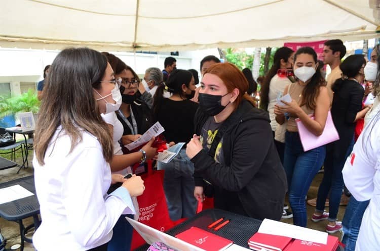 Contribuye a regenerar tejido laboral UCC