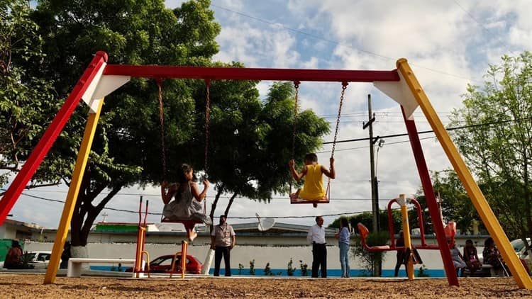 Inaugura alcalde de Boca del Río parque y unidad deportiva en la colonia Remes