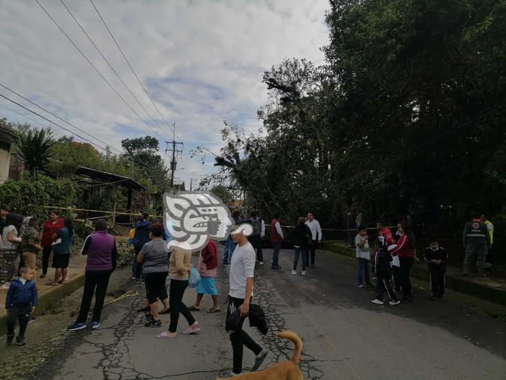 Socavón deja incomunicados a habitantes de Atzacan (+Video)