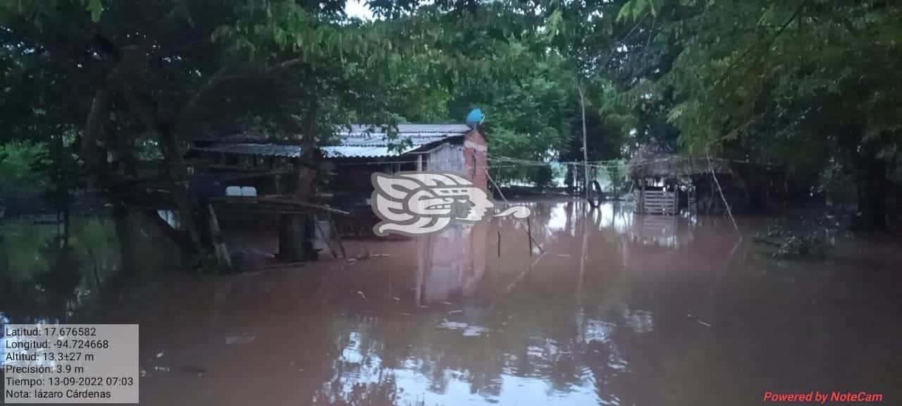 Latente evacuación en congregación de Texistepec por escurrimientos