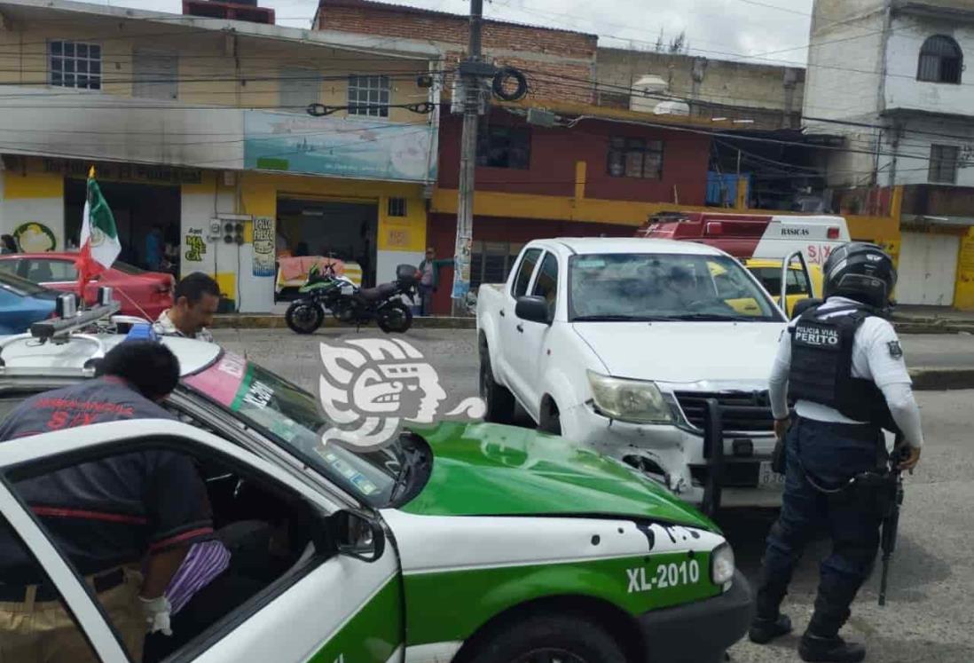 Xalapa: adulta mayor lesionada tras accidente en avenida Chedraui Caram