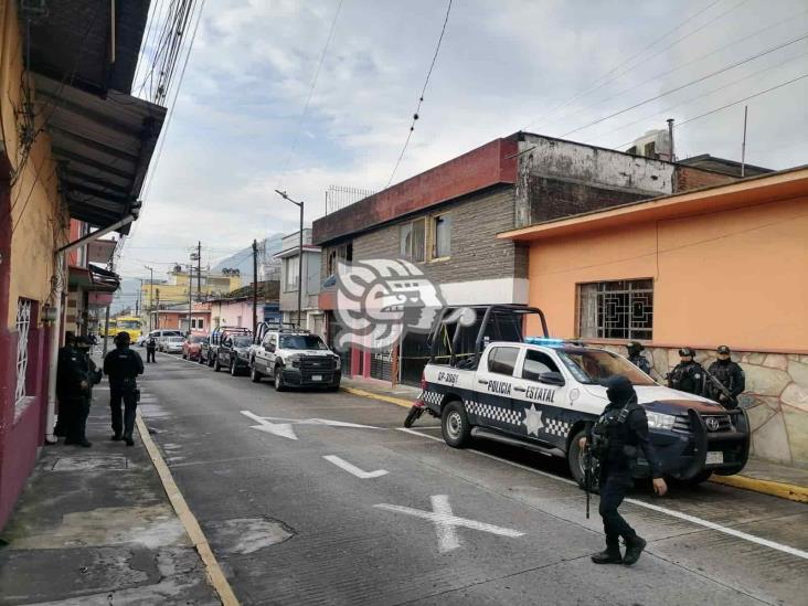 Seis patrullas resguardan inmueble donde se registró la balacera en Orizaba (+Video)