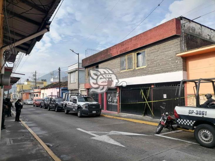 Seis patrullas resguardan inmueble donde se registró la balacera en Orizaba (+Video)