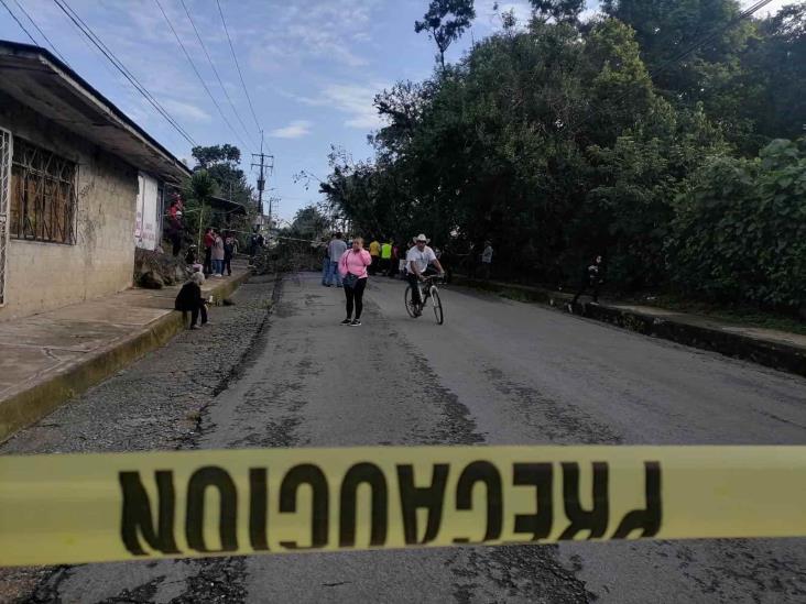 Socavón deja incomunicados a habitantes de Atzacan (+Video)