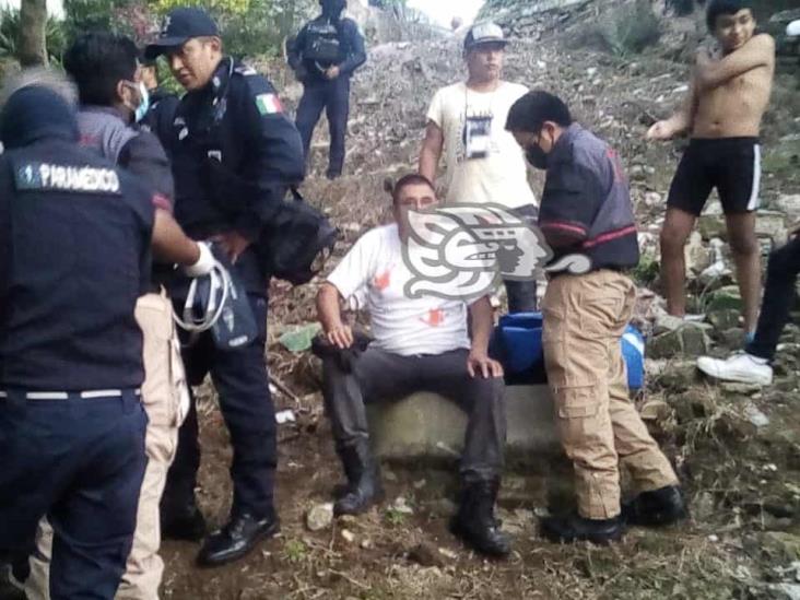 Se intoxican al destapar un drenaje en colonia de Xalapa