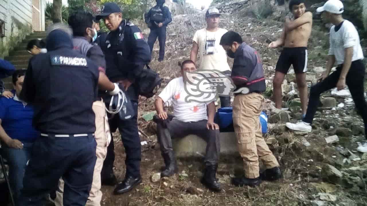 Se intoxican al destapar un drenaje en colonia de Xalapa