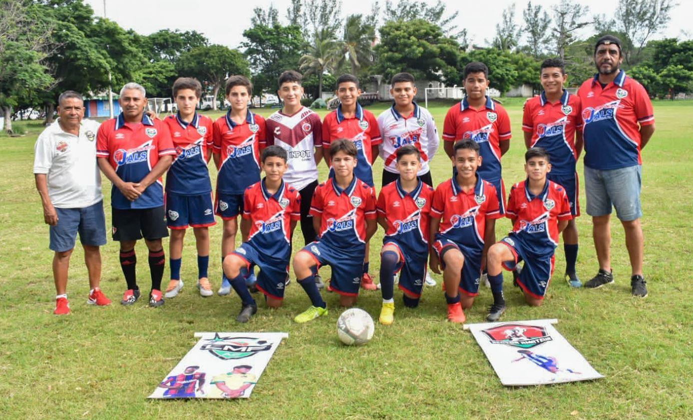 Preparan jóvenes reto para nacional de futbol