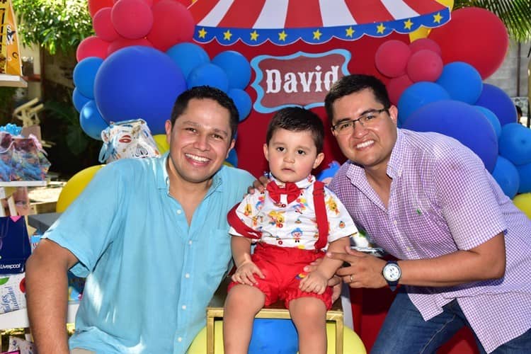 David Santiago Capetillo es festejado por sus 2 años de vida con fiesta de Plim Plim