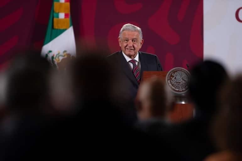 Sedena y Semar deben continuar respaldo en seguridad pública para consolidar GN: AMLO