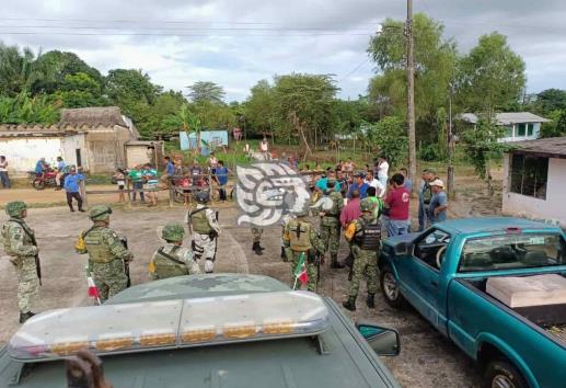 Por temor a robos, familias inundadas en Texistepec evitan ir a refugios