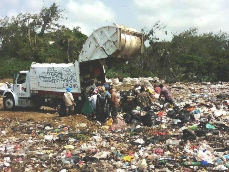 Otra vez cerrado el tiradero de Allende; basura acumulada en Coatzacoalcos