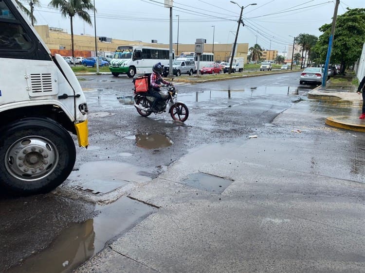 Video: Lluvias provocan encharcamientos en Veracruz y Boca del Río