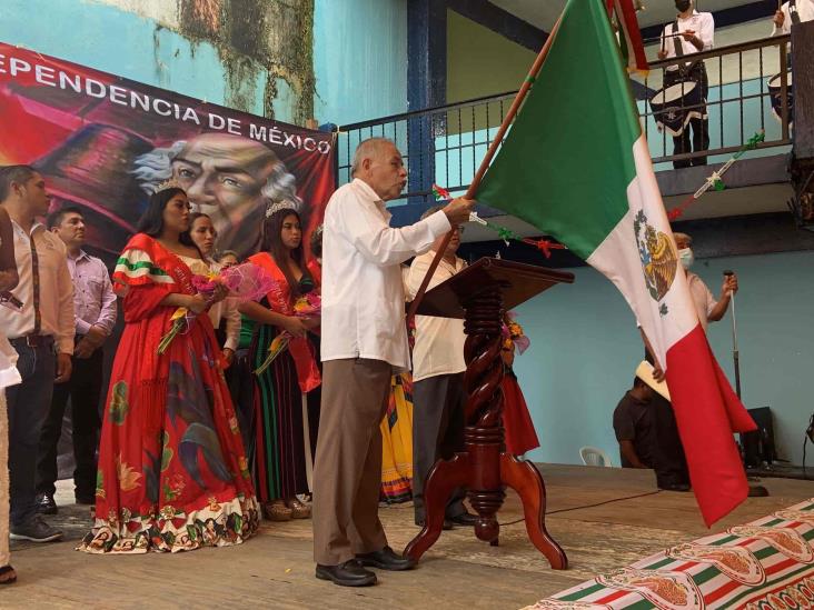 Celebran escuelas en Acayucan inicio de guerra de independencia(+Video)