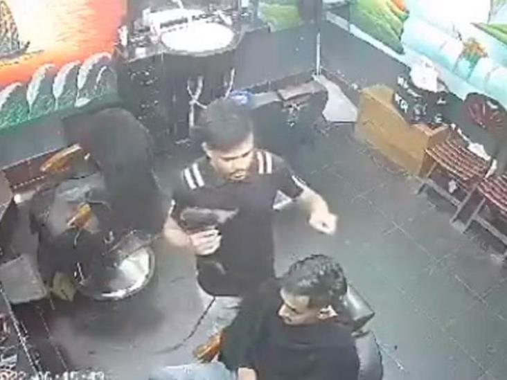 Mueren dos en barbería Bangladesh por explosión de secadora (Video)