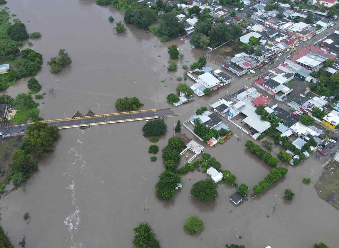 871 casas inundadas y 146 comunidades incomunicadas por lluvias en Veracruz