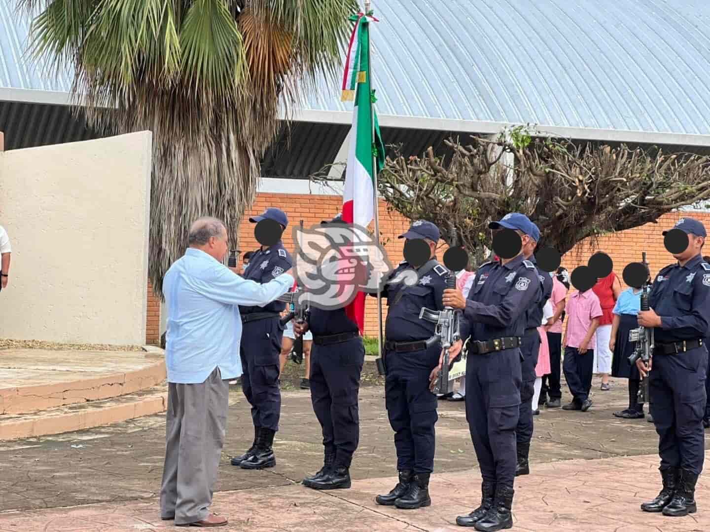 Por robo, cae policía municipal de Hueyapan de Ocampo