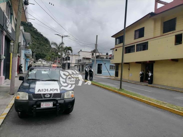 “Por andar con el novio”, padres discuten con joven y generan movilización en Orizaba