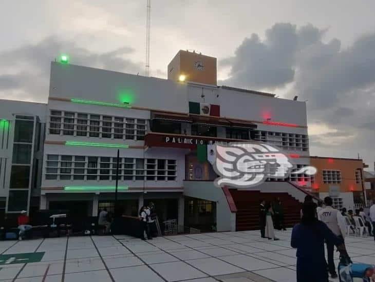 Abarrotan el parque Independencia para fiestas patrias en Coatzacoalcos (Video)