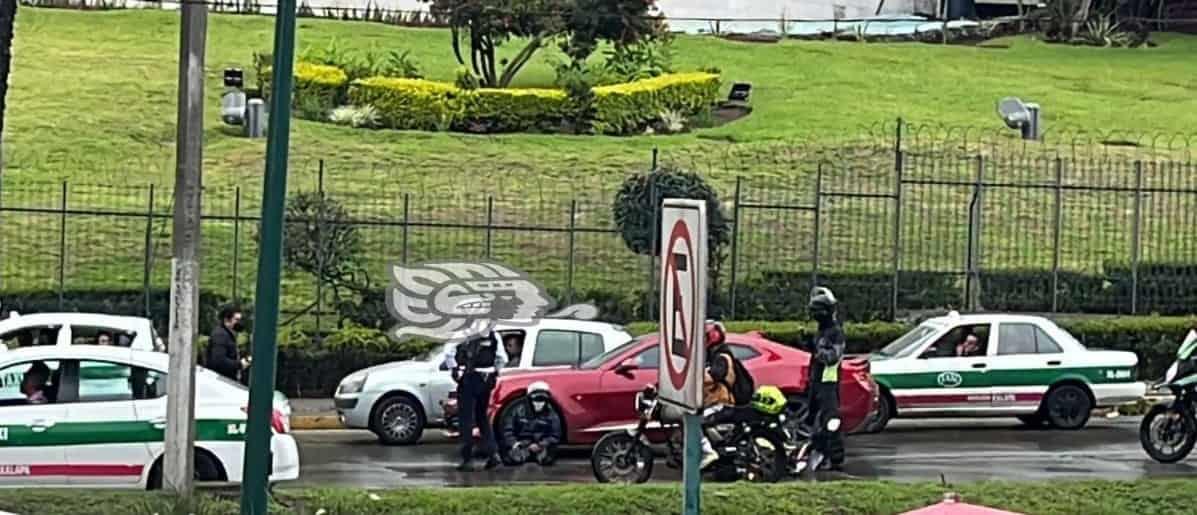 Colisionan motociclistas y autos en la Lázaro Cárdenas de Xalapa