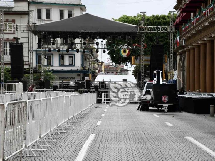 Cerrado, centro de Xalapa; filtros de seguridad para ceremonia del Grito (+Video)