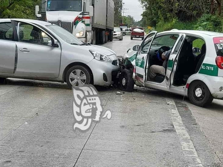 ¡Otro accidente! 2 heridos dejó choque en carretera Las Trancas- Coatepec