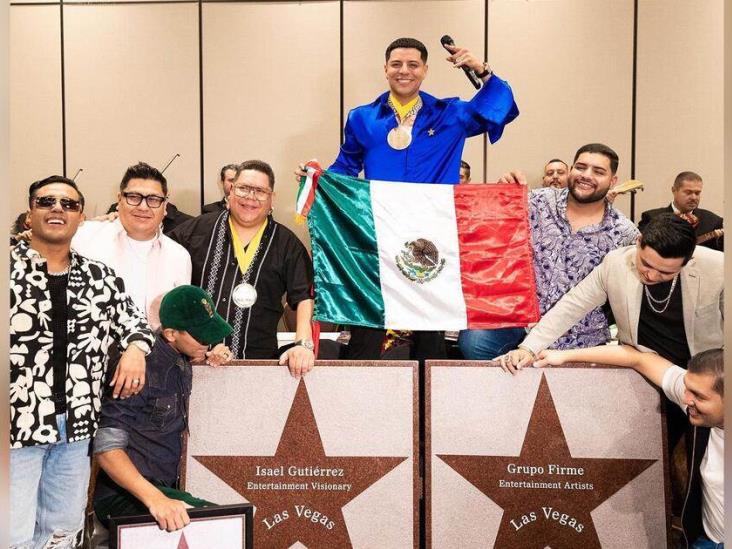 Grupo Firme recibe su estrella en el Paseo de la Fama en Las Vegas