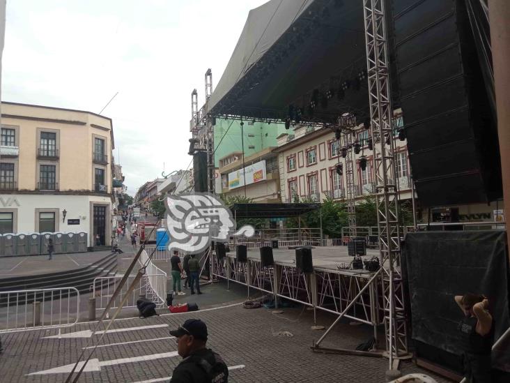 Cerrado, centro de Xalapa; filtros de seguridad para ceremonia del Grito (+Video)