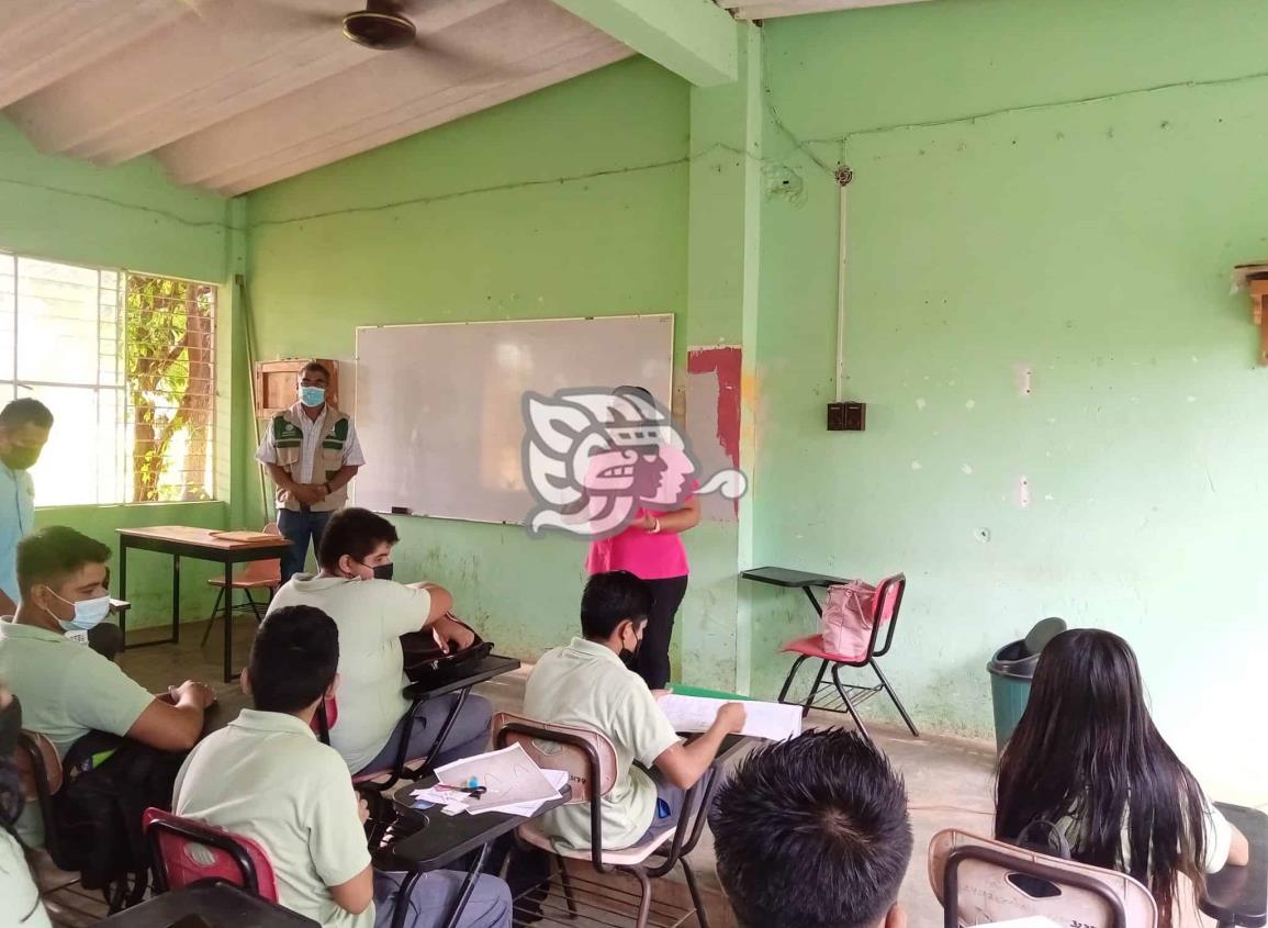 Siguen las acciones para reducir la cifra de casos de dengue en Tatahuicapan