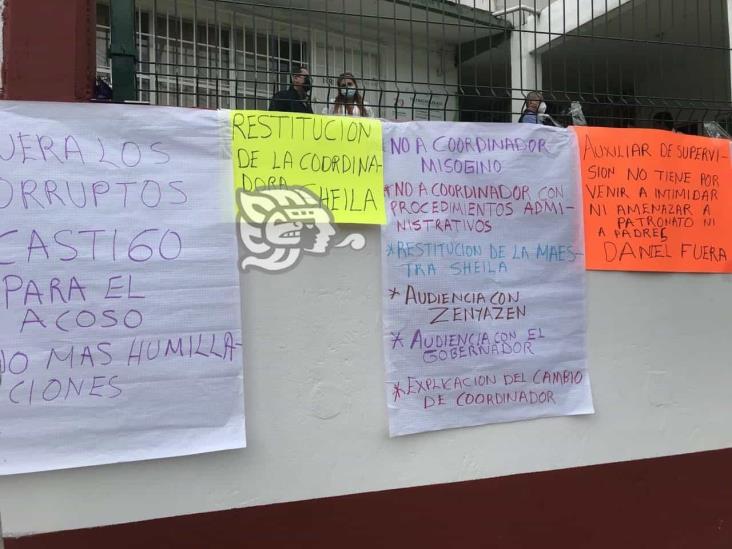 Protestan por destitución de directora en TEBA de San Andrés Tlalnelhuayocan