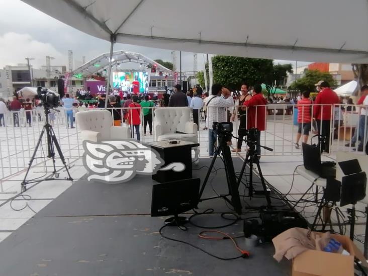 Abarrotan el parque Independencia para fiestas patrias en Coatzacoalcos (Video)