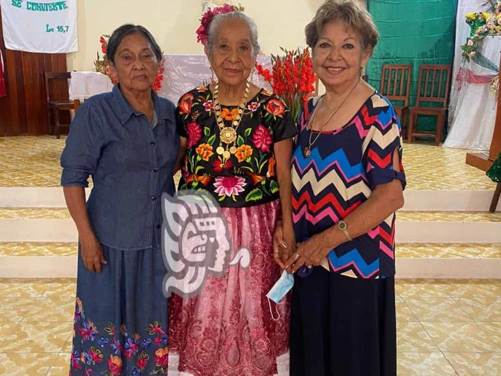 Doña Hilda Pérez celebró su 80 aniversario de vida