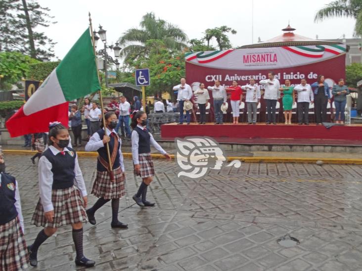 Sin contratiempos, se realizó el desfile cívico en Misantla