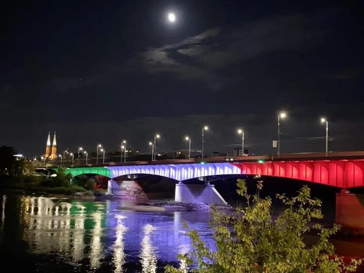 Festejos patrios de México iluminaron el corazón del mundo