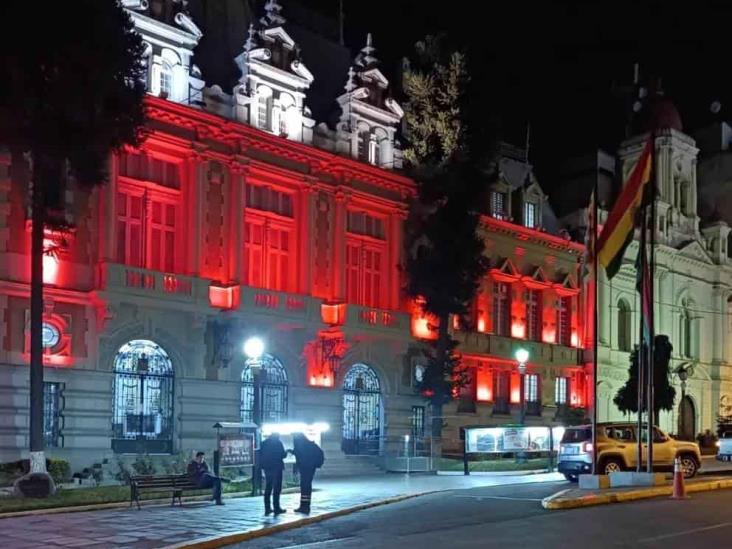 Festejos patrios de México iluminaron el corazón del mundo