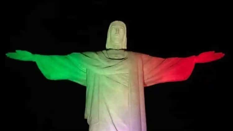 Festejos patrios de México iluminaron el corazón del mundo