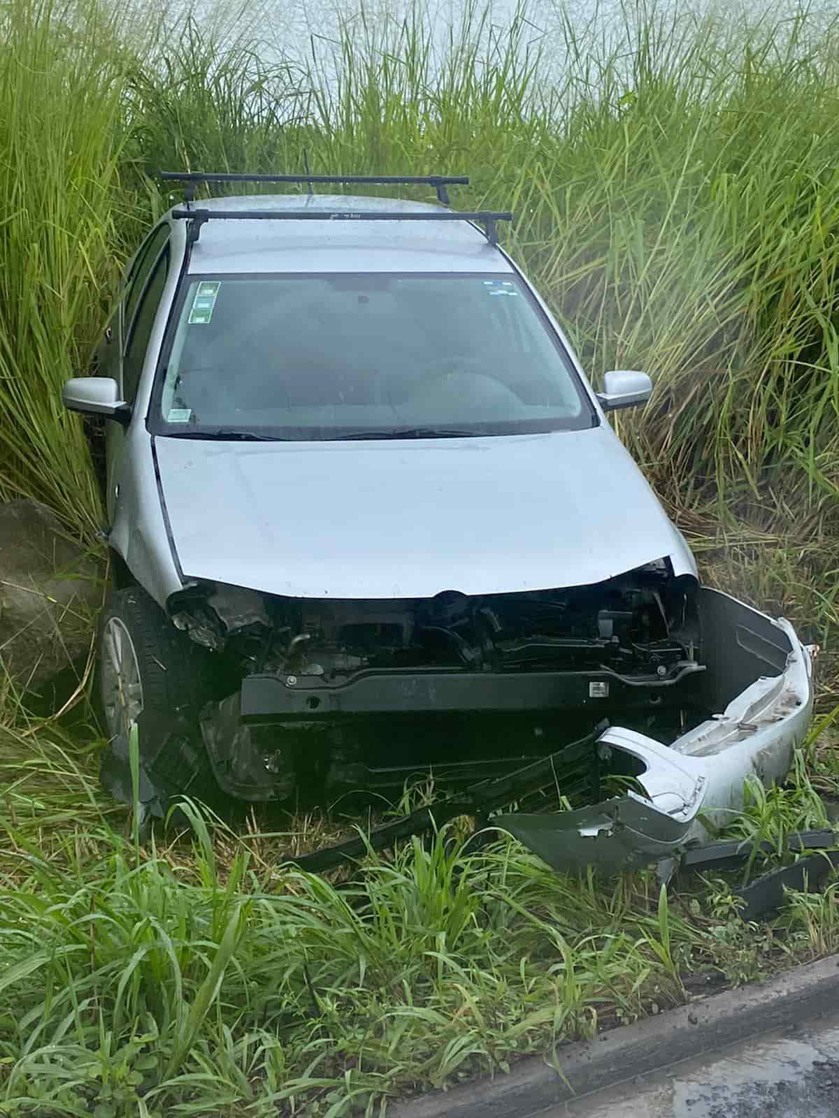 Choca camioneta contra muro de contención en carretera Xalapa -  Veracruz