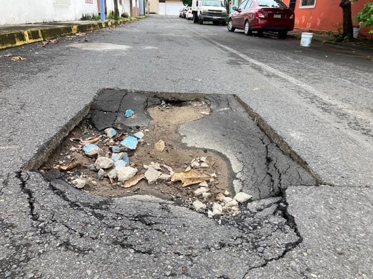 Lluvias generan hundimientos en la colonia Rigo de Boca del Río