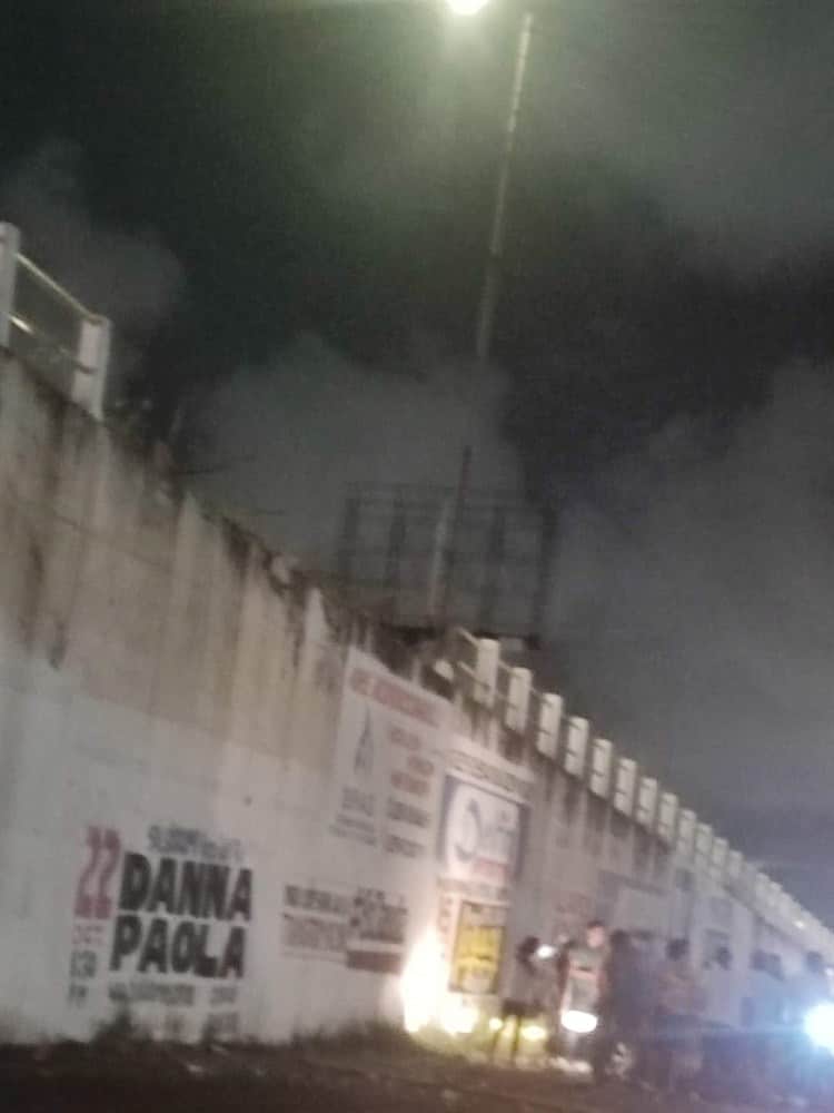 Cae vehículo del puente Cuauhtémoc en Veracruz