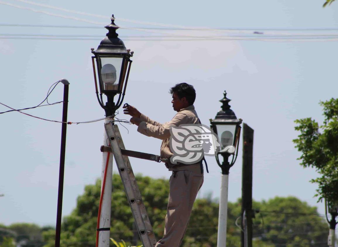 Solicitud de lámparas encabezan peticiones de ciudadanos en Agua Dulce