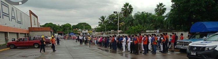 Realizan simulacro de sismo en instituciones públicas y privadas de Cardel