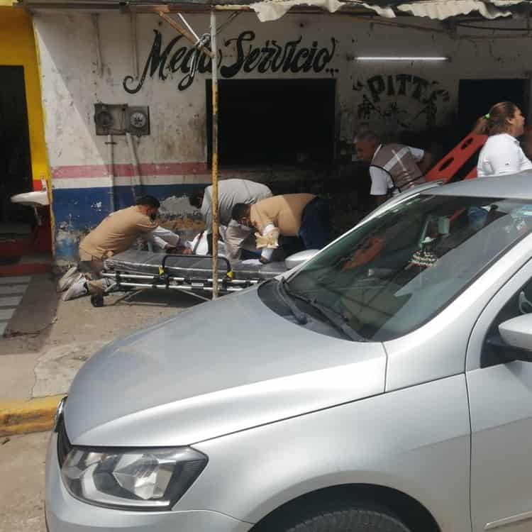 ¡A batazos! atacan a empleado del Ayuntamiento de Cosamaloapan; lo reportan grave