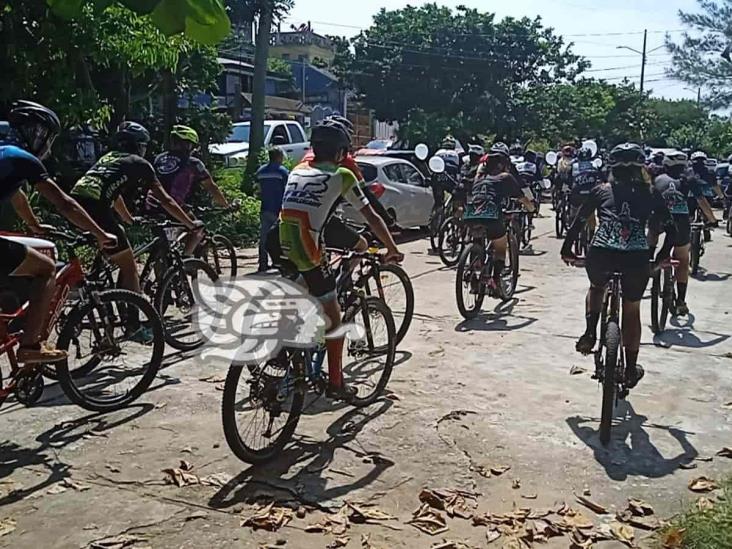 Despiden a Carlitos, una promesa del ciclismo en Coatzacoalcos(+Video)