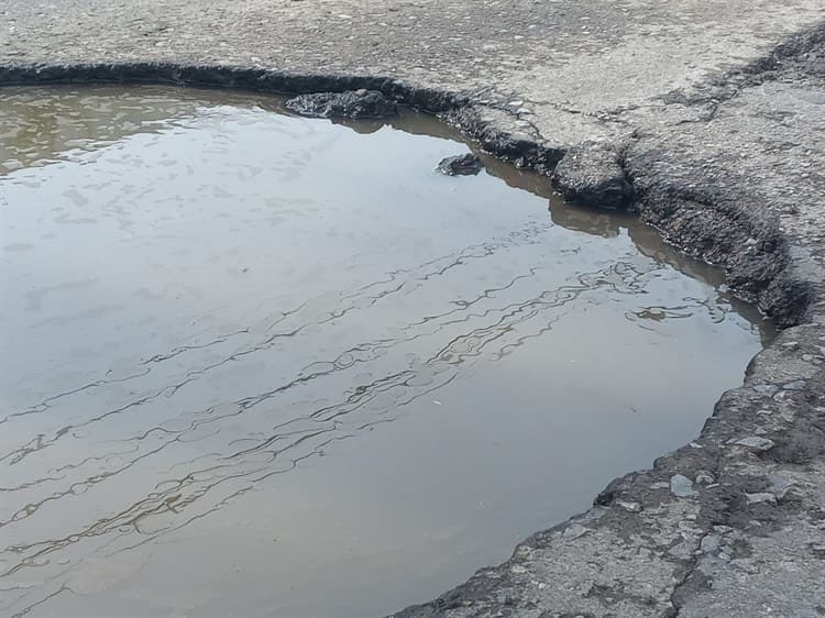 Denuncian calles en mal estado en fraccionamiento de Boca del Río