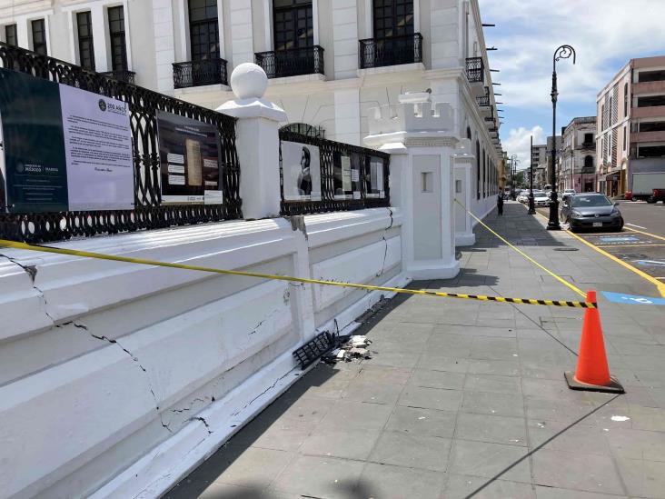 En riesgo de colapsar barda del Museo Naval en Veracruz