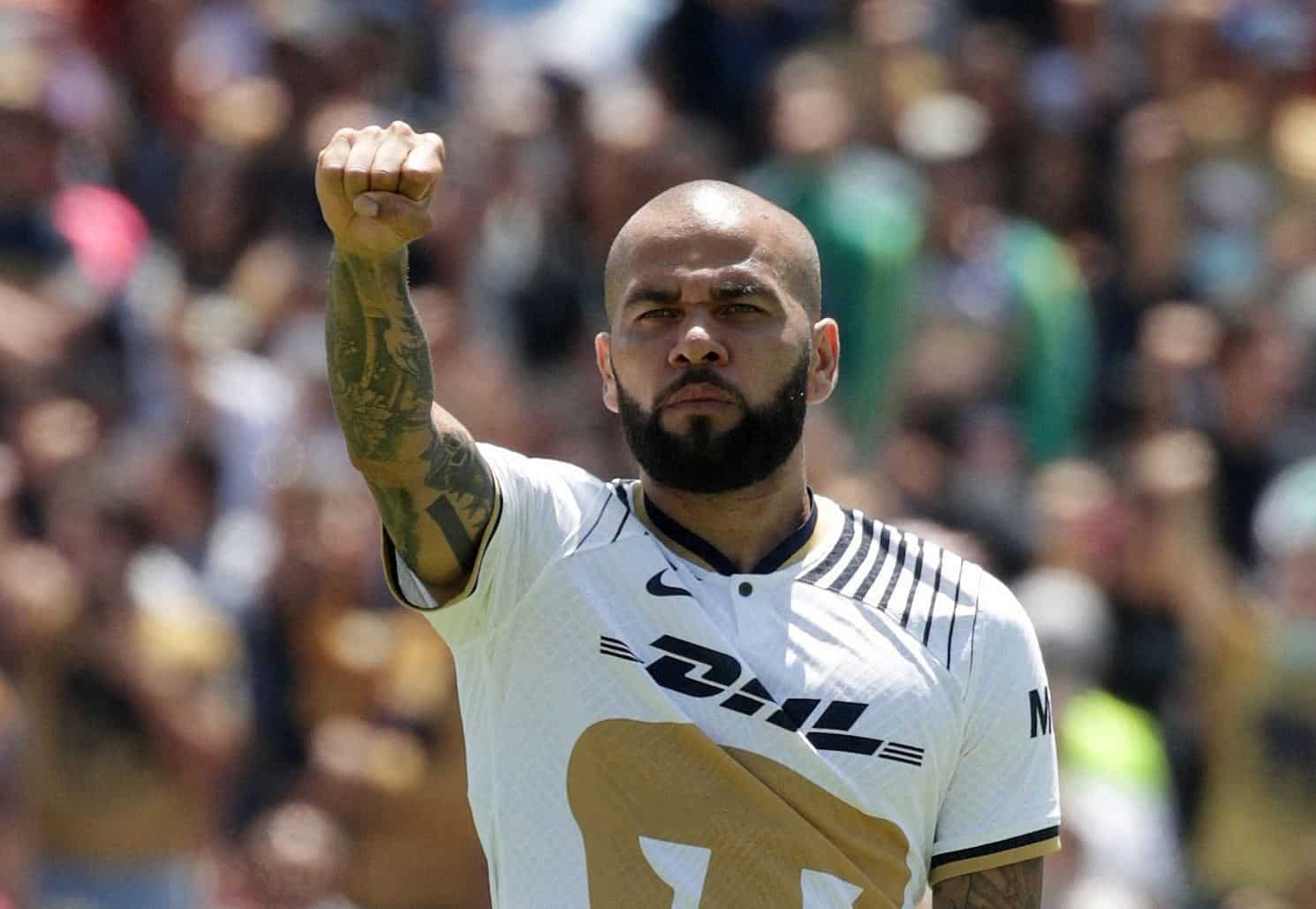 Dani Alves rechaza irse a Tigres o América (+video)