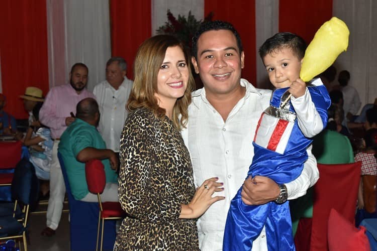 La pequeña Alejandra González Flores es celebrada en temática del circo de Plim Plim