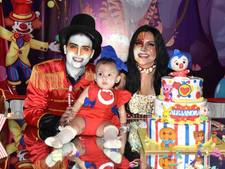 La pequeña Alejandra González Flores es celebrada en temática del circo de Plim Plim